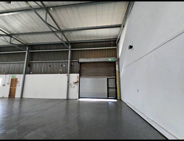 1,145M² WAREHOUSE TO LET IN HALFWAY HOUSE